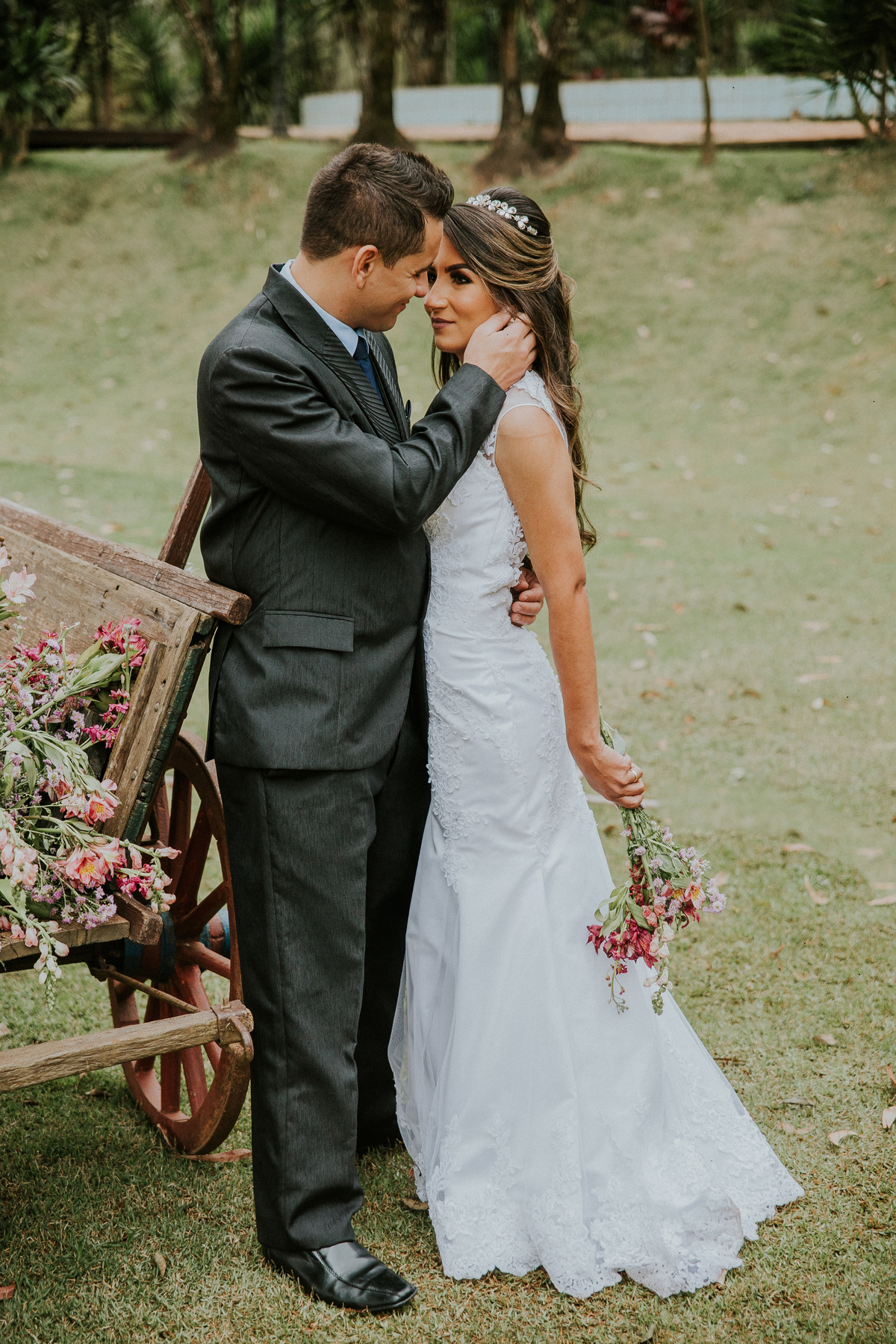 fotografia de pós casamento rustico feito na fazenda arraial velho em sabará