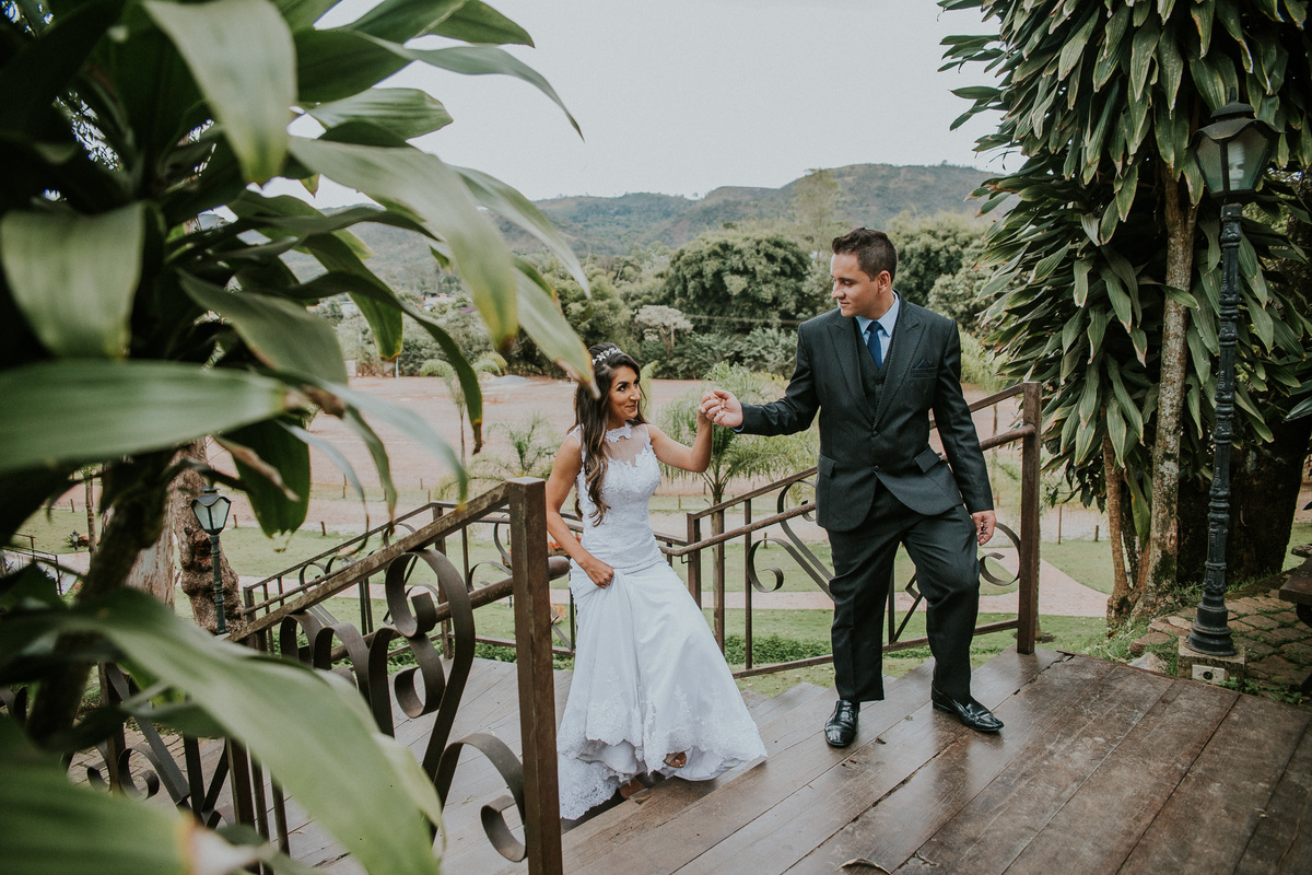 fotografia de pós casamento rustico feito na fazenda arraial velho em sabará