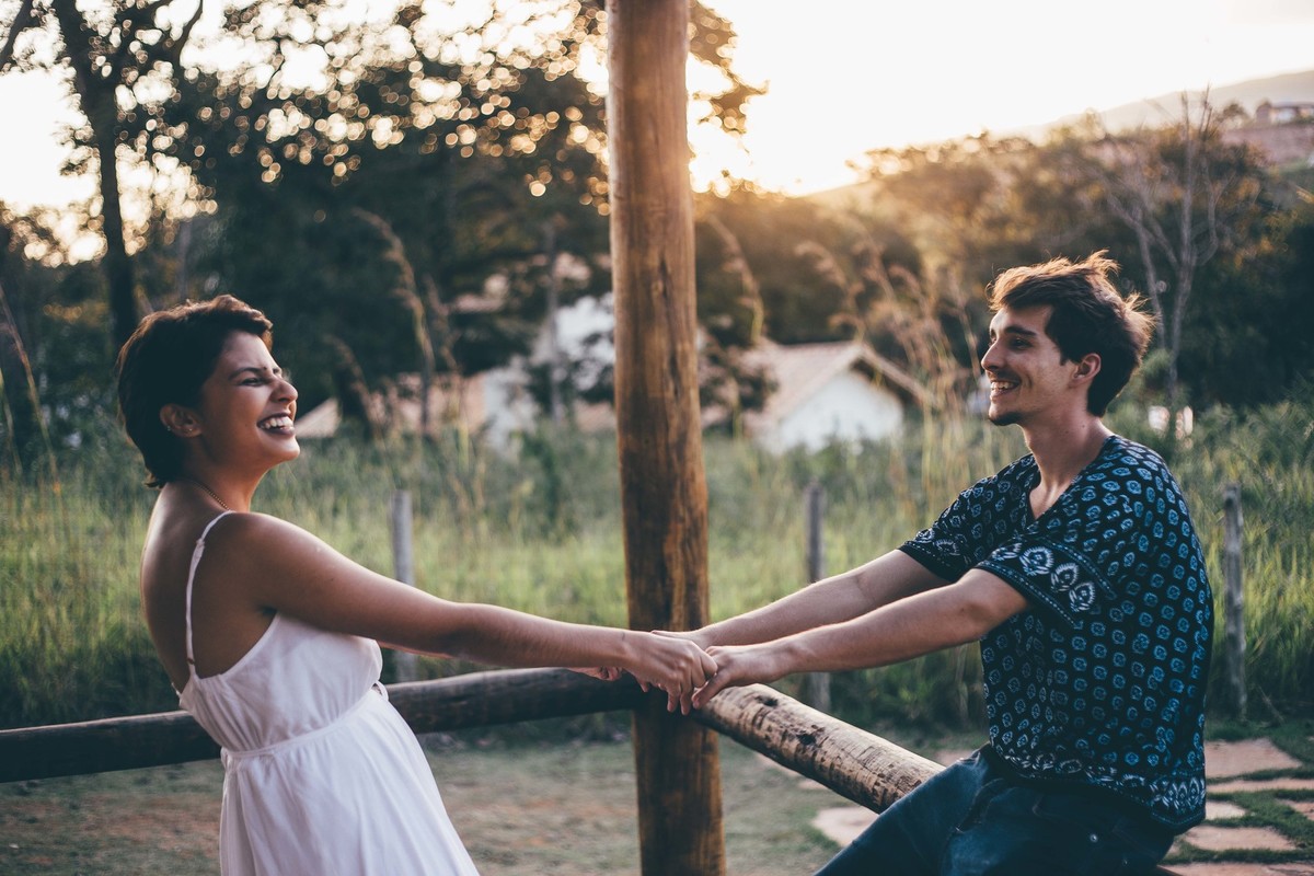 Casal se divertindo