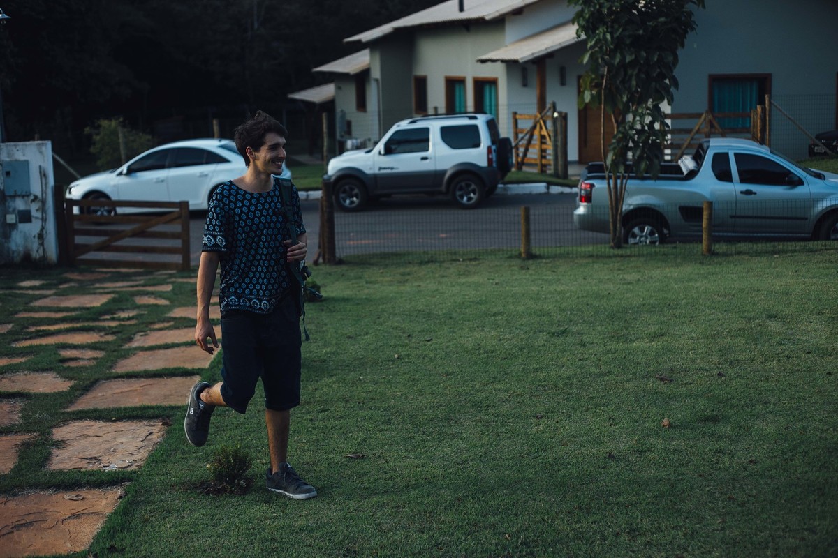 namorado chegando na casa