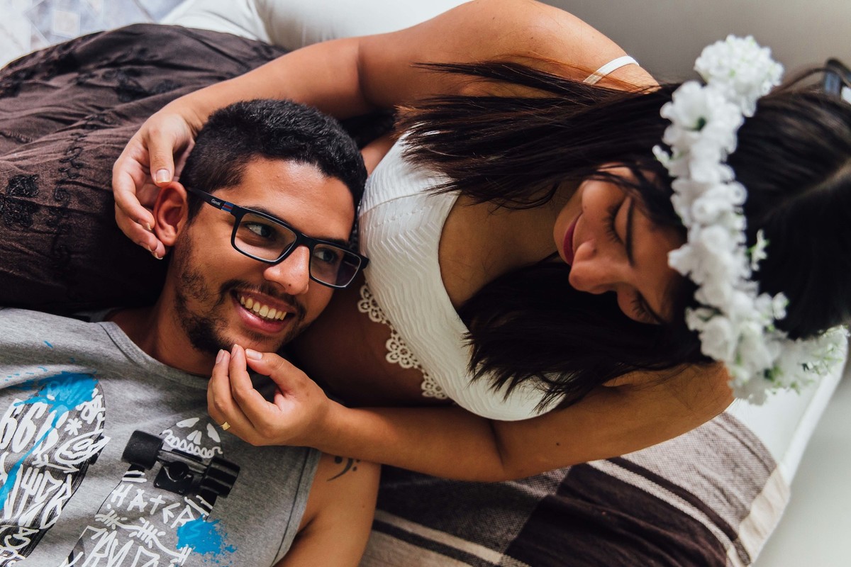troca de olhares entre marido e mulher