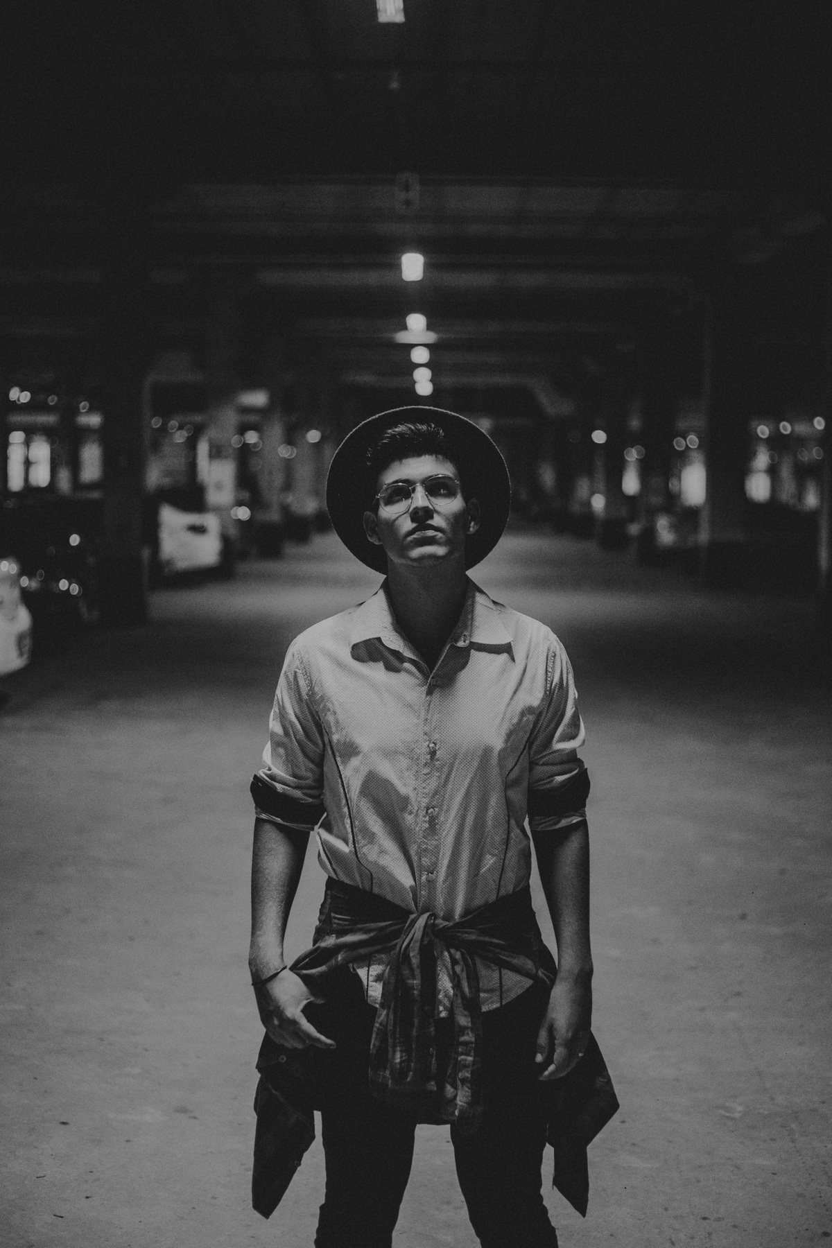 Ensaio masculino urbano feito em betim no shopping monte carmo.