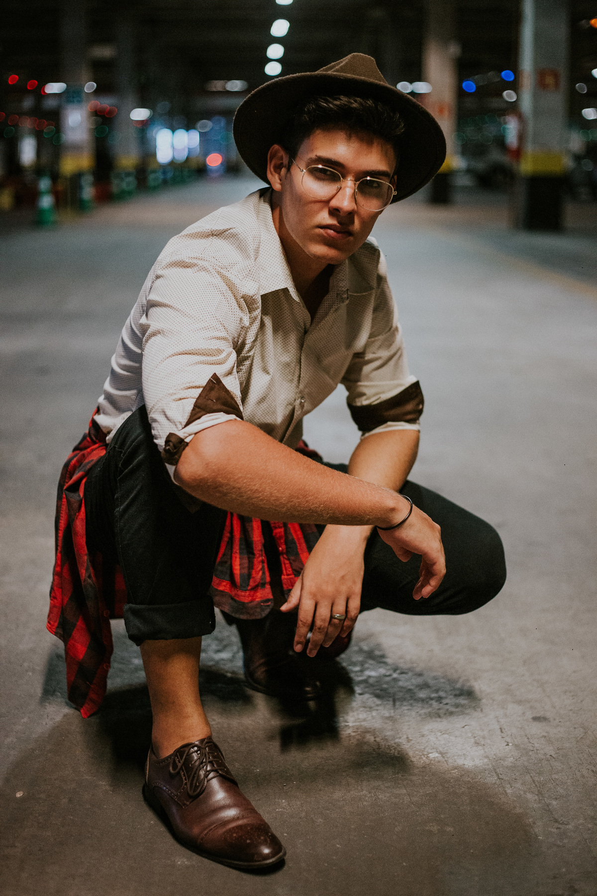 Ensaio masculino urbano feito em betim no shopping monte carmo.