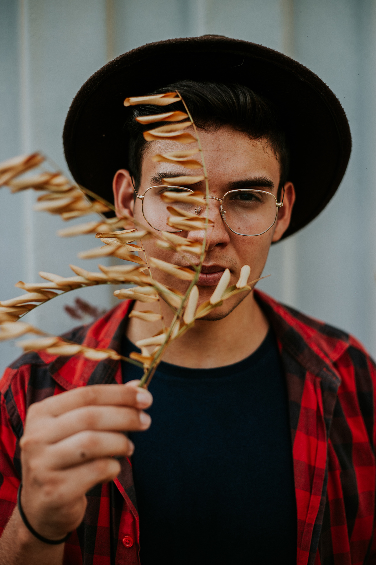 Ensaio masculino em Betim em um lugar abandonado.