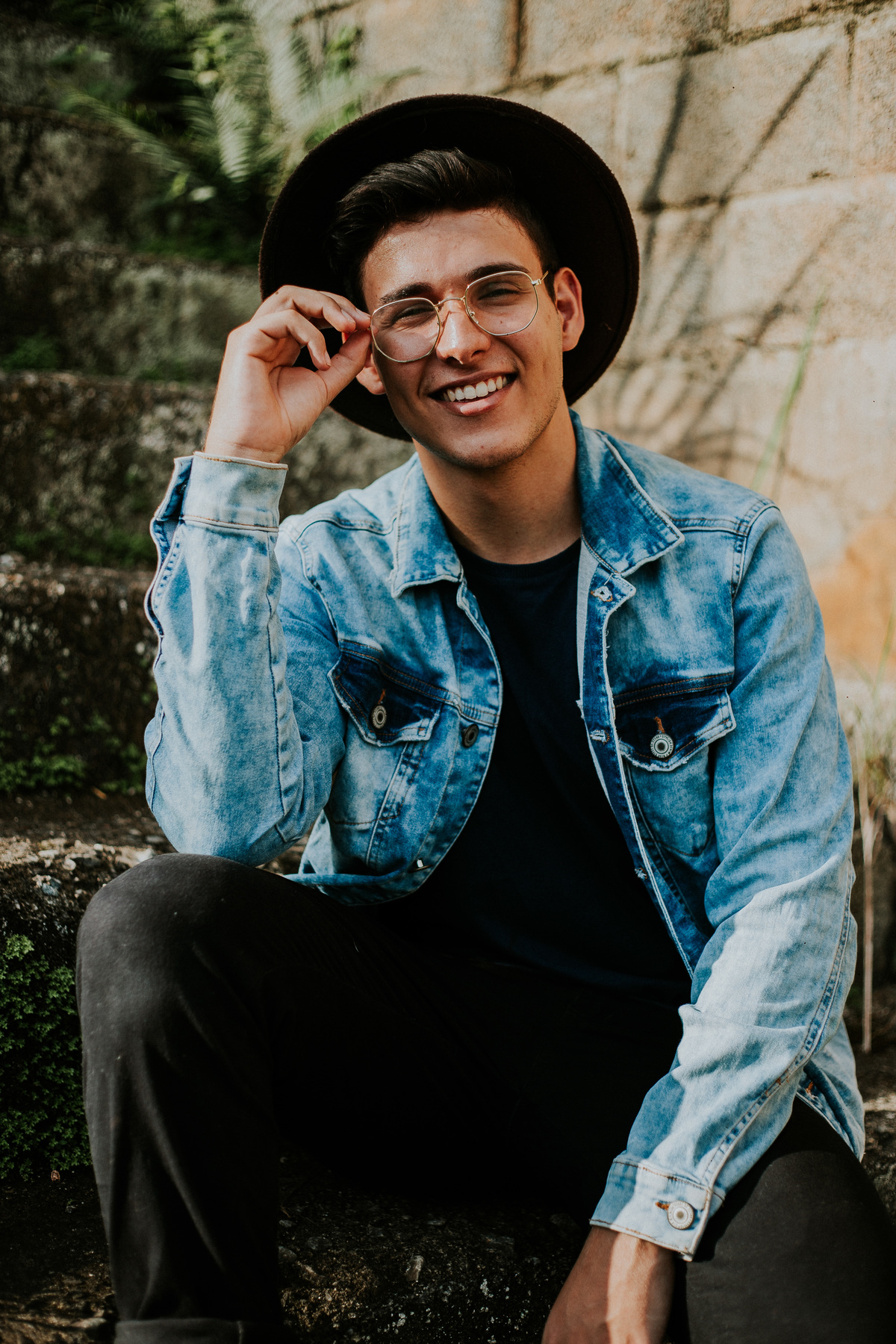 Ideia para ensaio masculino feito em Betim em um local abandonado