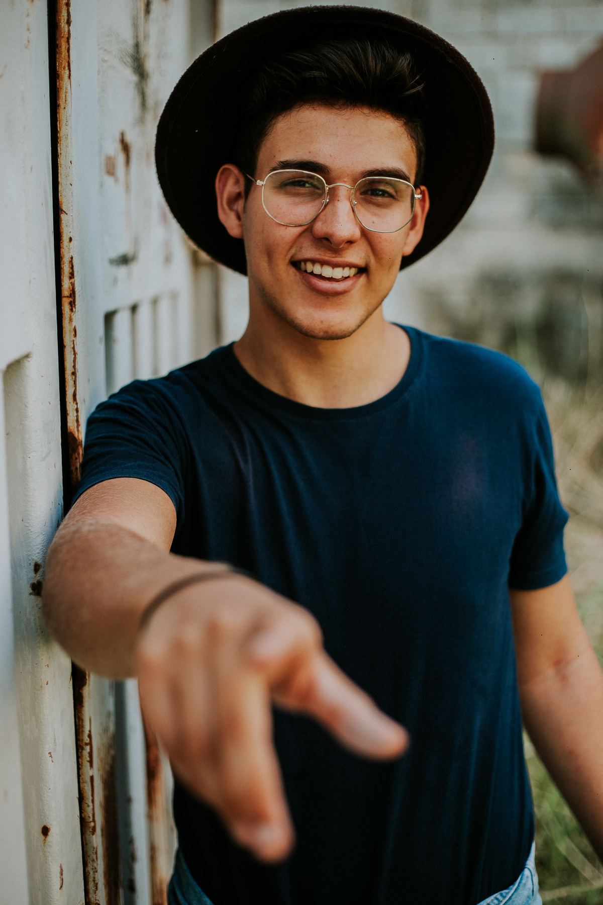 Ideia para ensaio masculino feito em Betim em um local abandonado