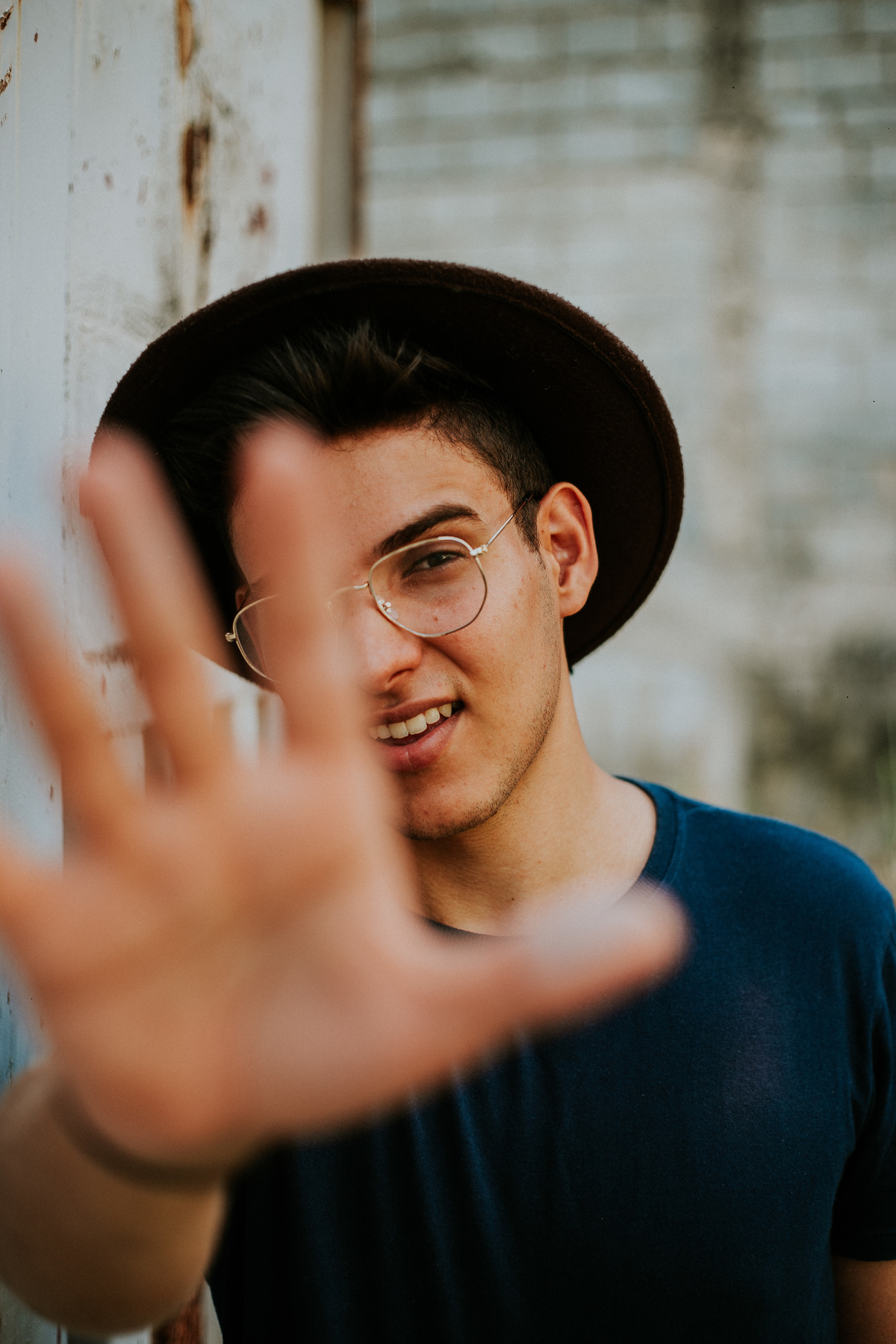 Ideia para ensaio masculino feito em Betim em um local abandonado