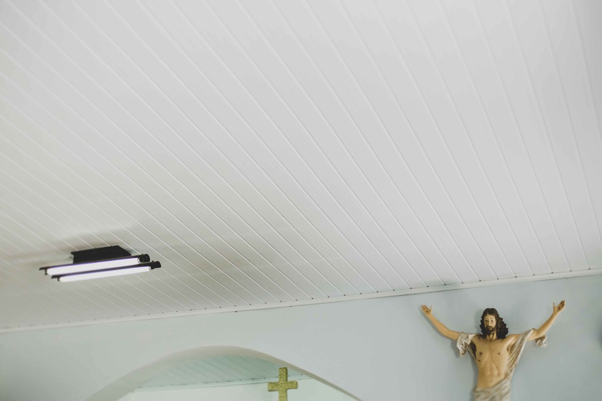 Imagem de jesus Crucificado dentro da Igreja de Carmo do Cajuru