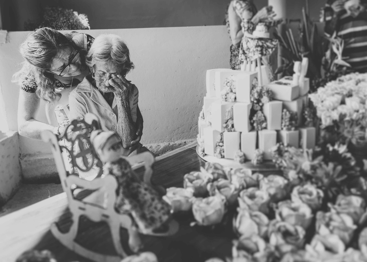 fotos emocionantes de familia um momento muito bonito entre mãe e filha