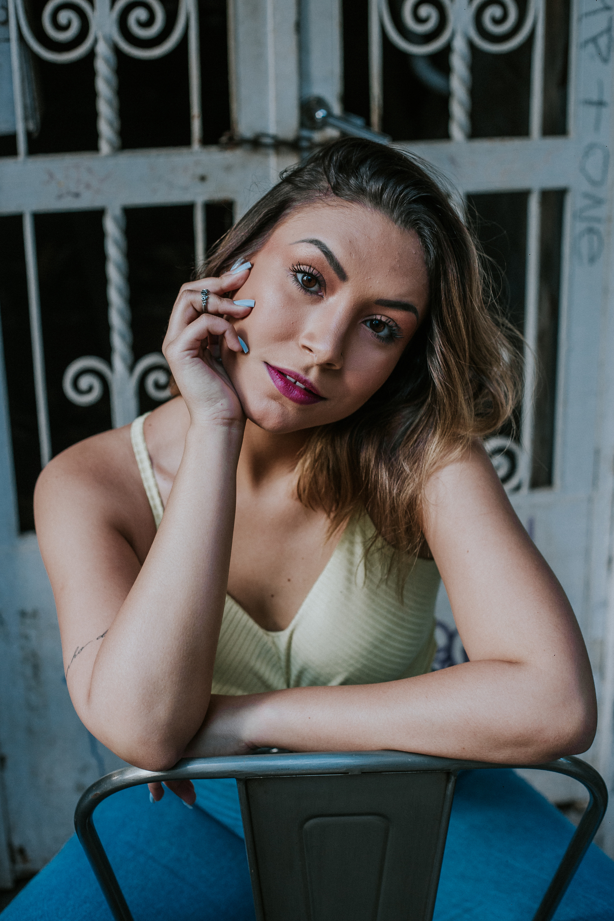 ensaio feminino urbano no estilo life style feito na savassi em belo horizonte 