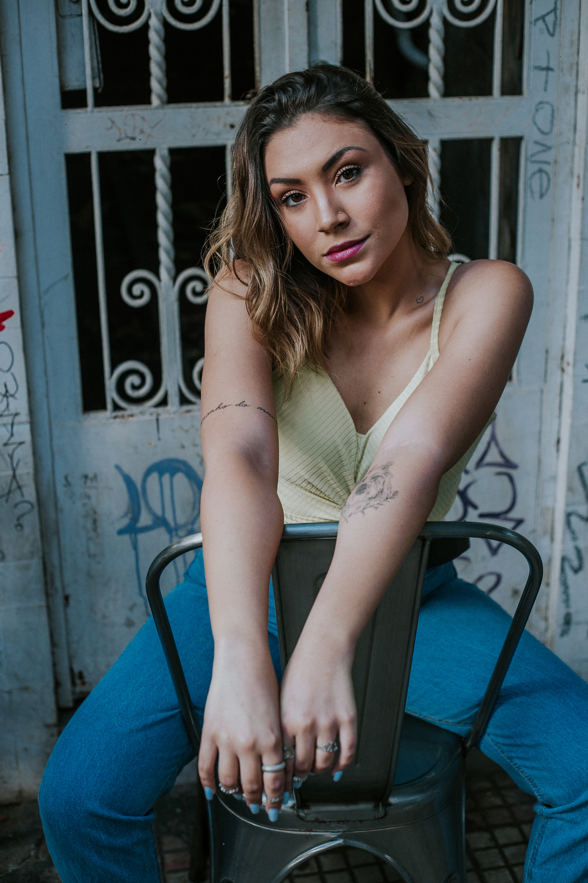 ensaio feminino urbano no estilo life style feito na savassi em belo horizonte 