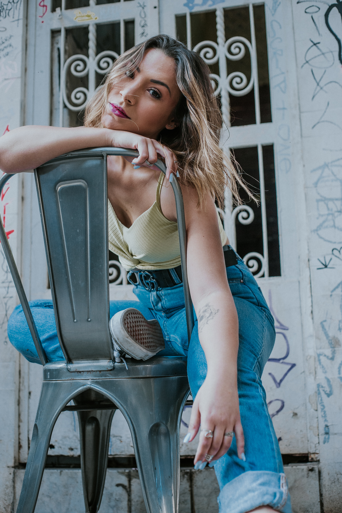 ensaio feminino urbano no estilo life style feito na savassi em belo horizonte 