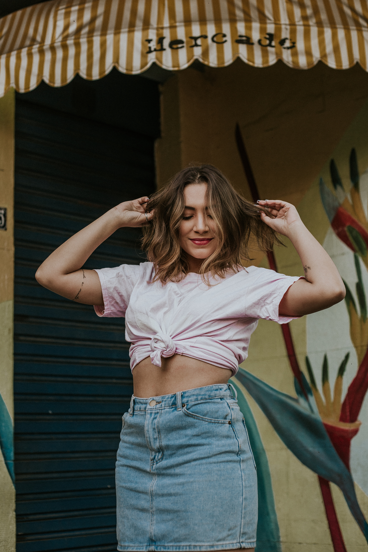 ensaio feminino urbano no estilo life style feito na savassi em belo horizonte 