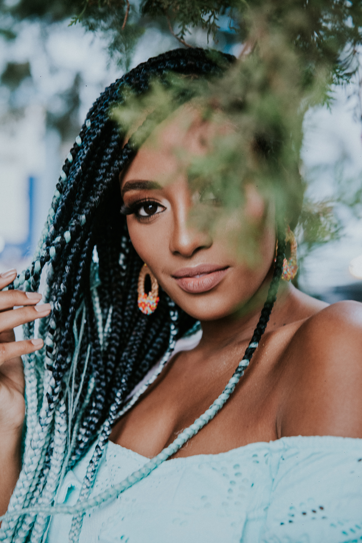 Ensaio feminino em belo horizonte estilo urbano e com tranças afro coloridas