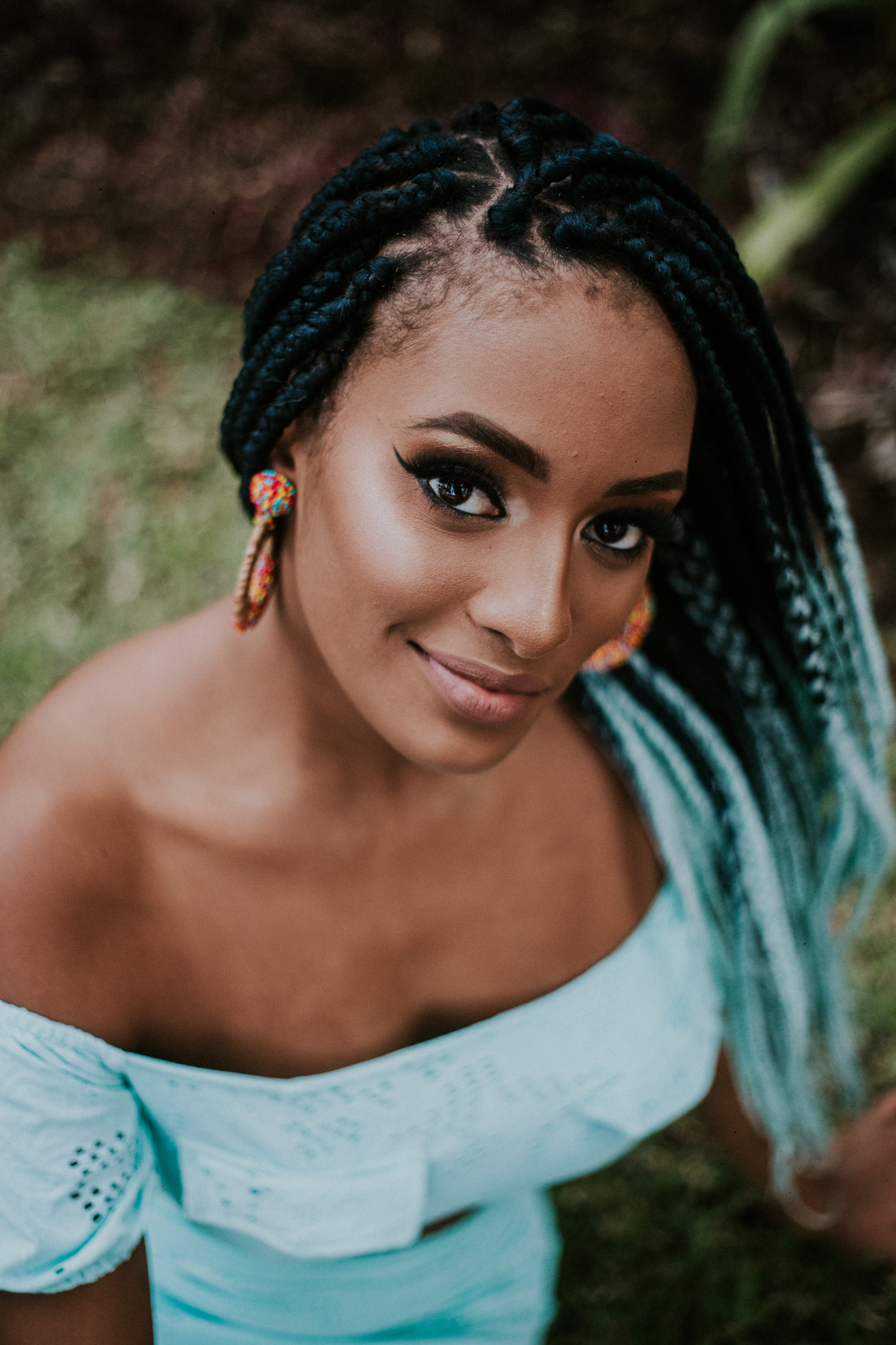 Ensaio feminino em belo horizonte estilo urbano e com tranças afro coloridas