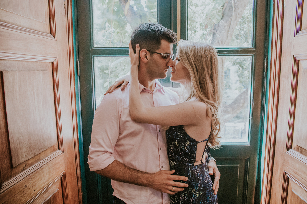 Destination pre wedding para o Rio de Janeiro, ensaio de casal feito no museu do rio de janeiro