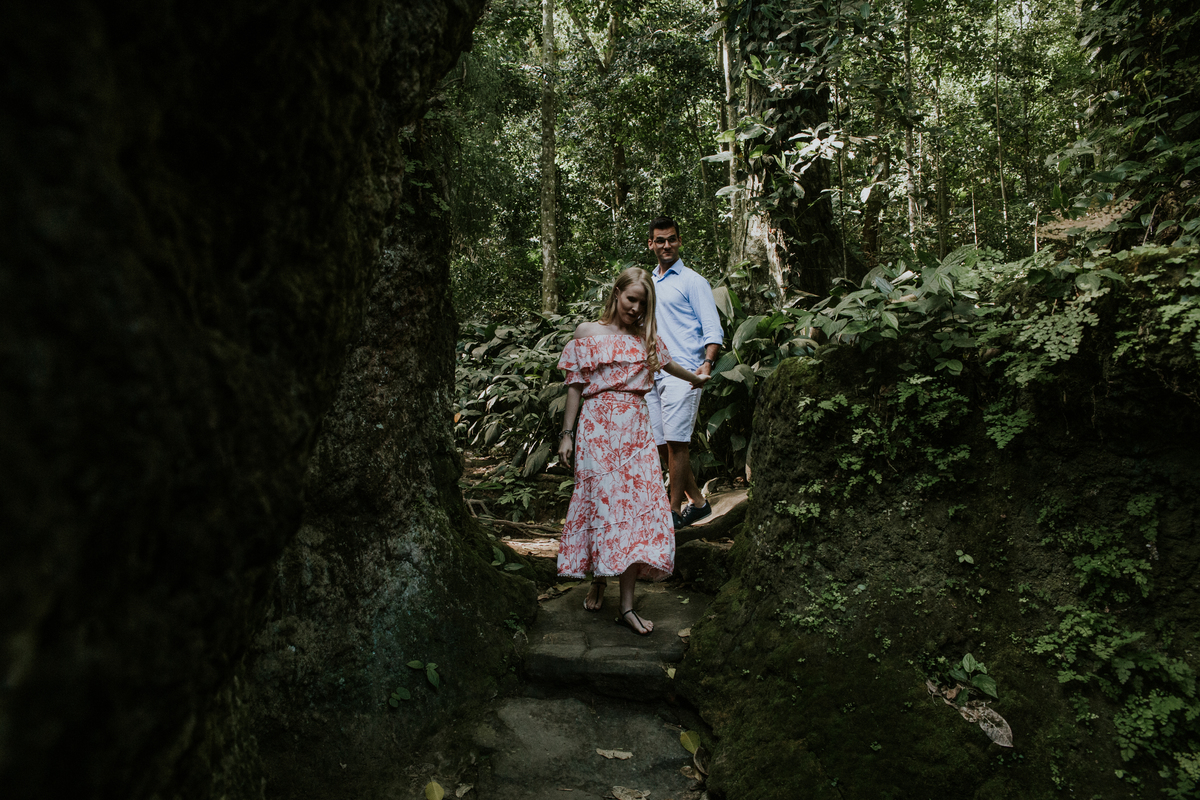 Destination pre wedding para o Rio de Janeiro, inspiração de fotografia de casal no parque lage rio de janeiro.