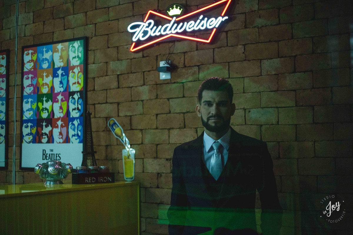 retrato do noivo pronto para o casamento