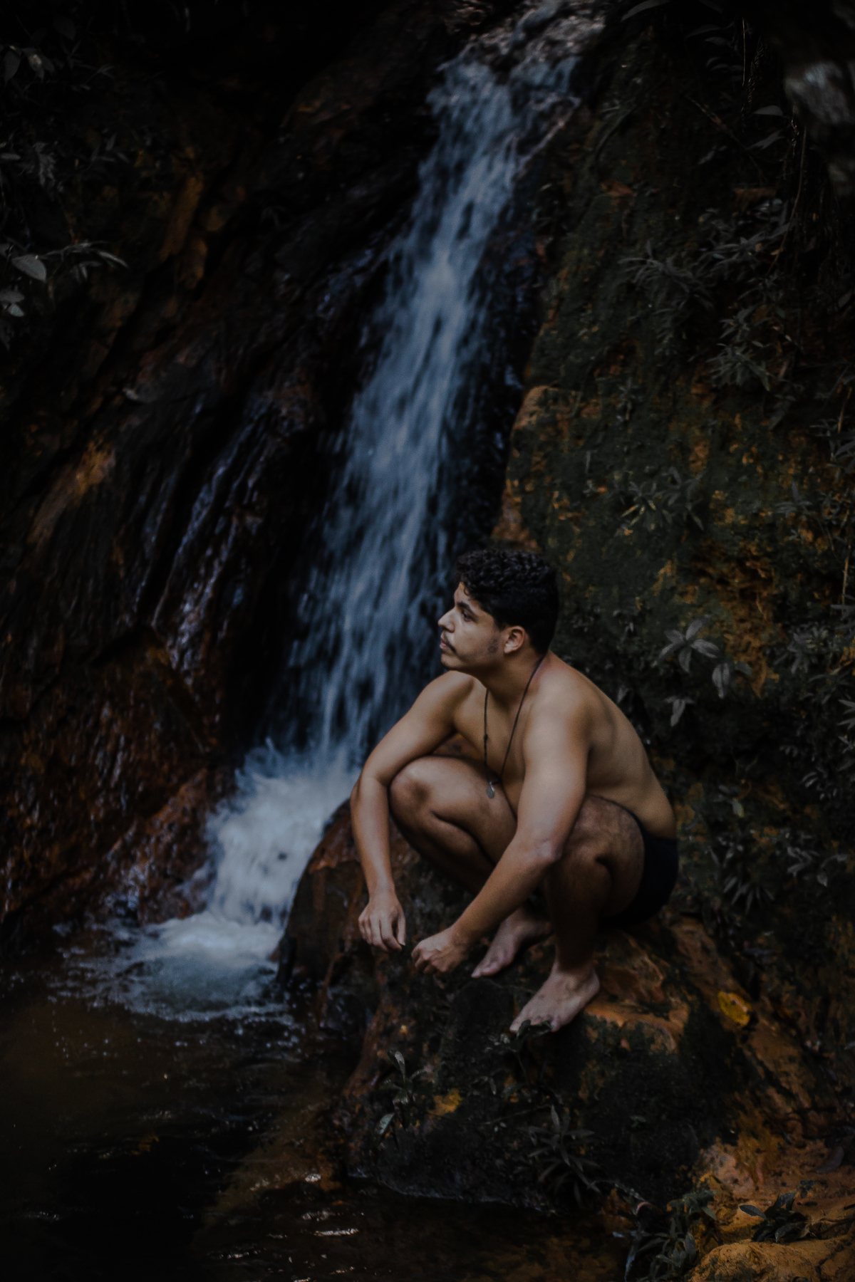 inspiração de ensaio masculino ao ar livre. Ideias de roupas e estilo para ensaio masculino