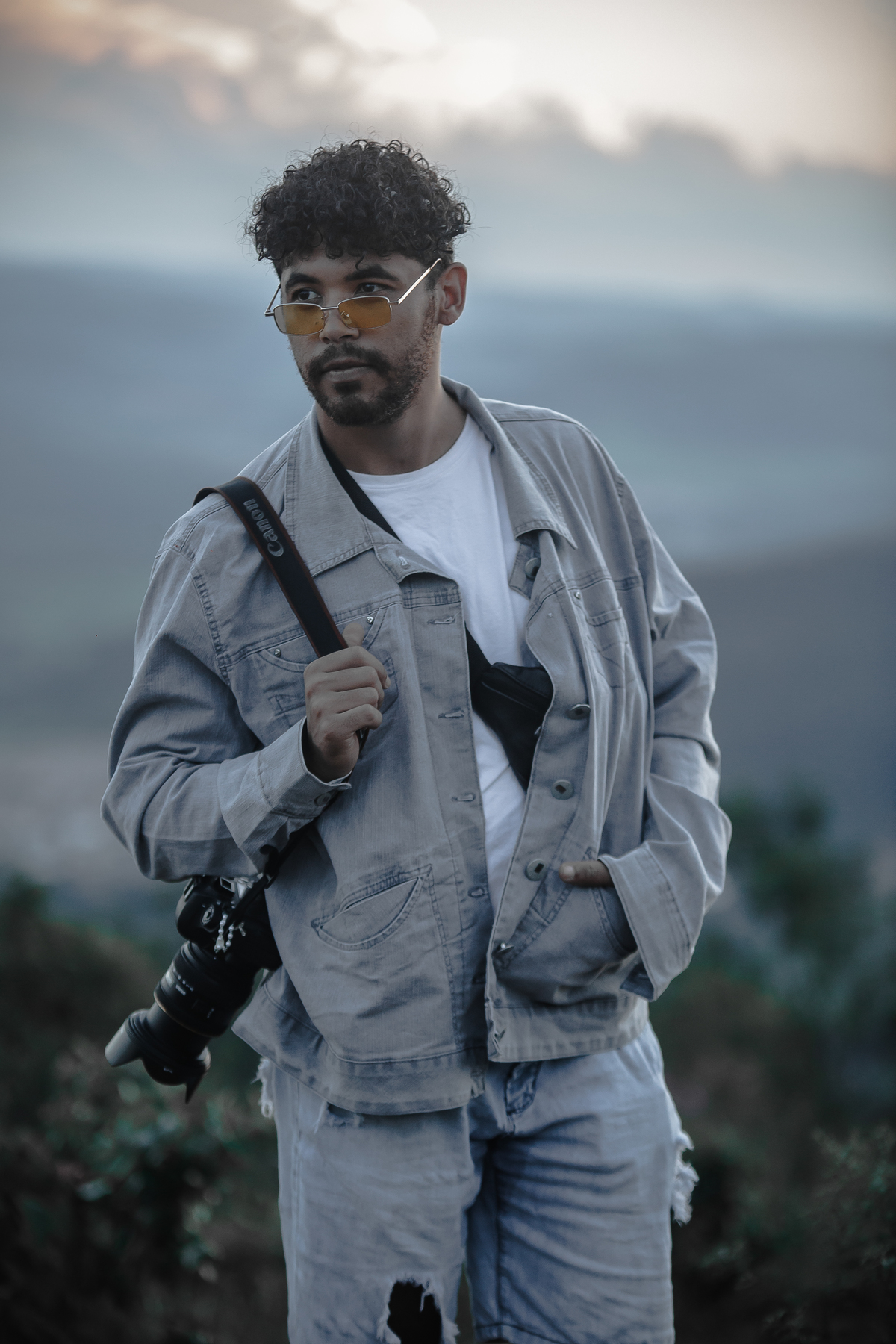 inspiração de ensaio masculino ao ar livre. Ideias de roupas e estilo para ensaio masculino