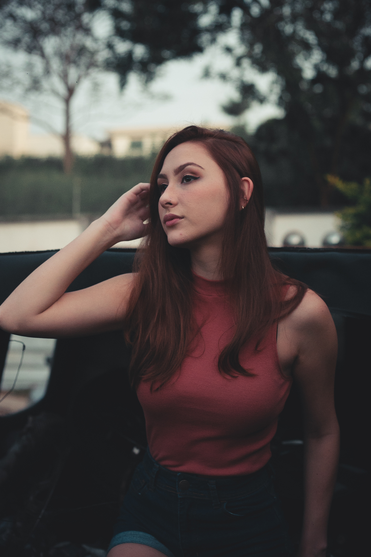 Ensaio feminino casual em casa no qual usamos inspiração de diversas poses e vários looks para ensaio fotografico indoor.