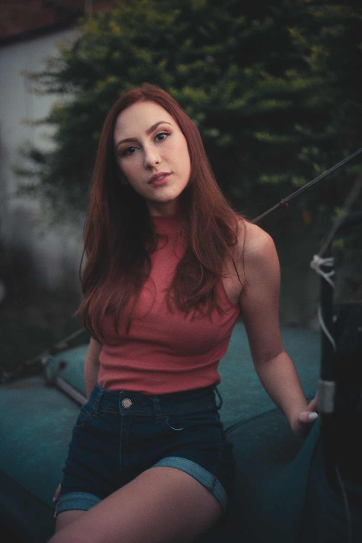 Ensaio feminino casual em casa no qual usamos inspiração de diversas poses e vários looks para ensaio fotografico indoor.