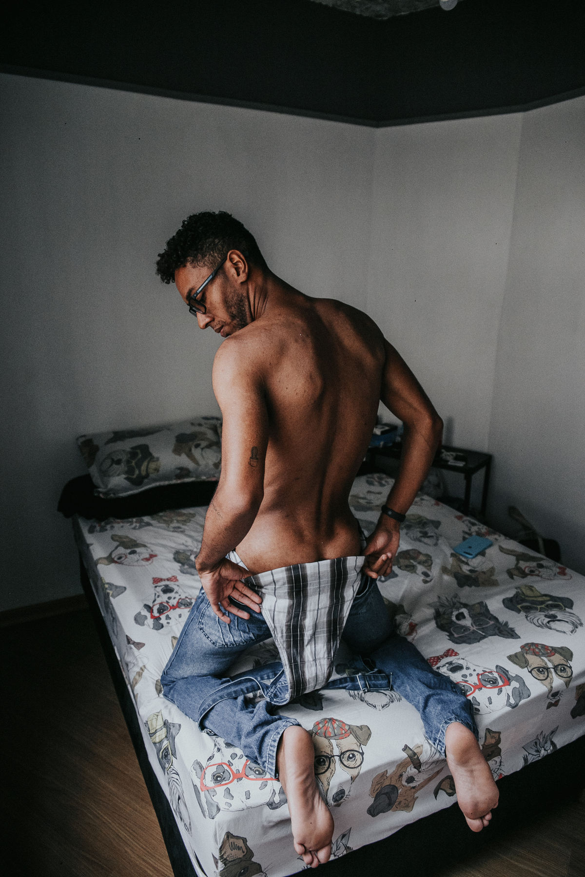 Ensaio fotografico masculino em belo horizonte feito em casa