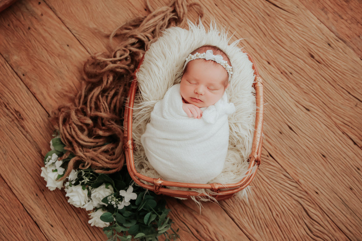 Ensaio Newborn no cestinho