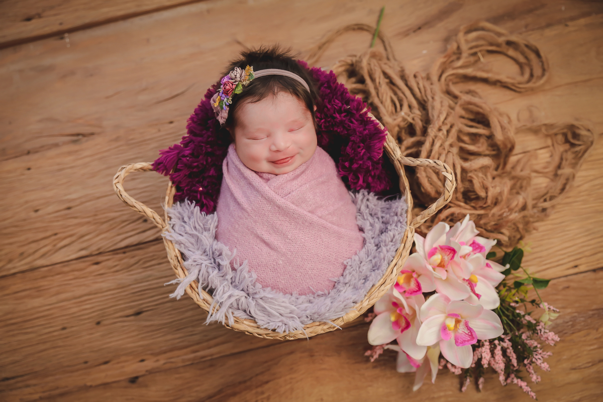 Ensaio Newborn no cestinho