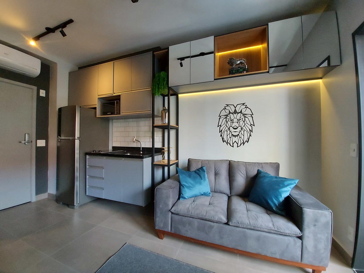 Fotografia profissional para Airbnb. Cozinha e sofá. 