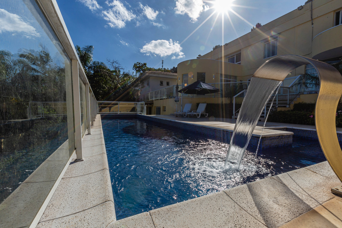 
Fotografia Profissional de residências e apartamentos. Piscina externa