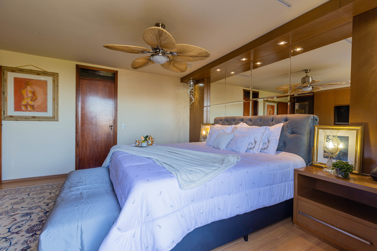 
Fotografia Profissional de residências e apartamentos. Suite do casal. Alphaville