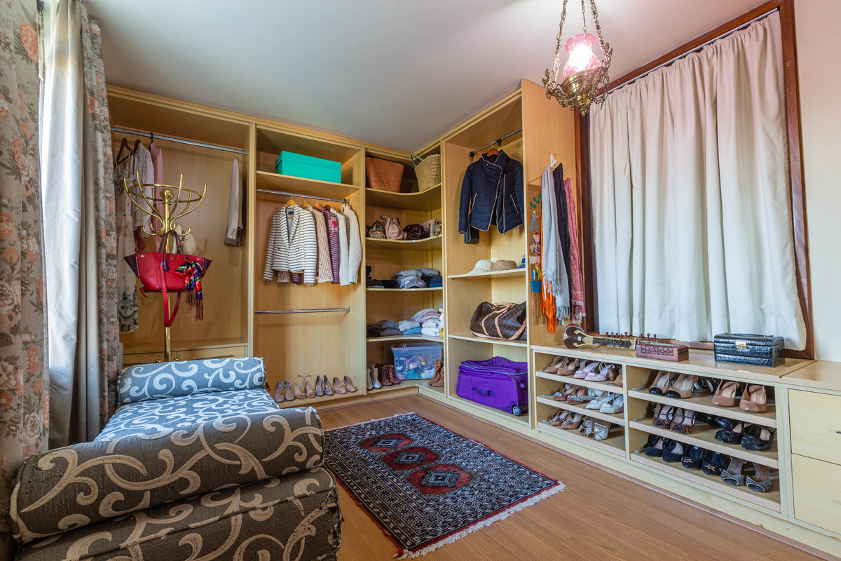 
Fotografia Profissional de residências e apartamentos. Closet. 