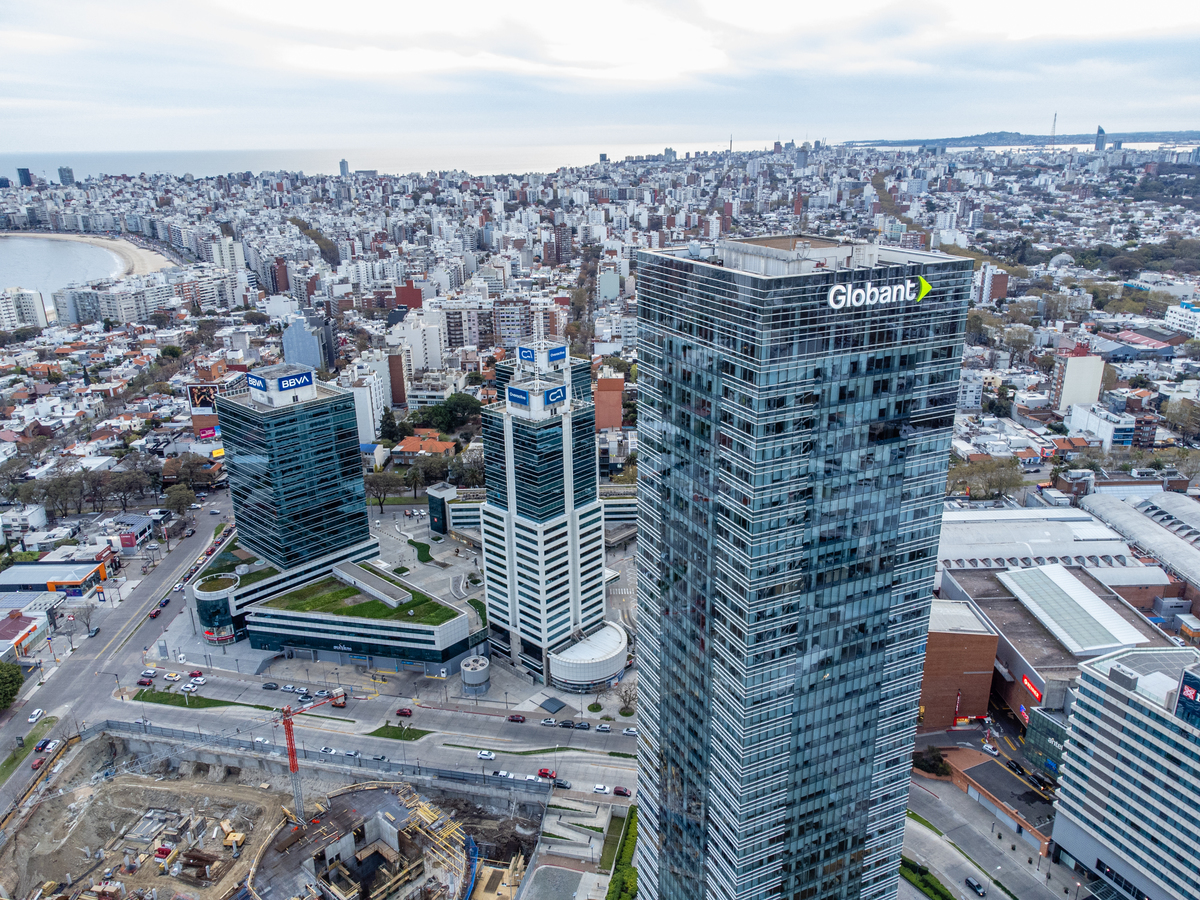 Fotos de drone empreendimentos imobiliários na capital Uruguaia