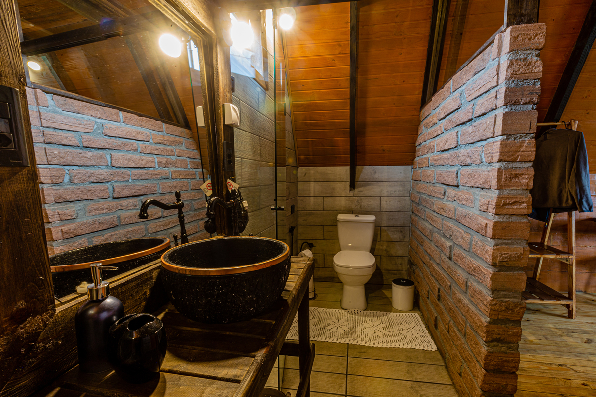 Banheiro no Vista do Vale Chalés