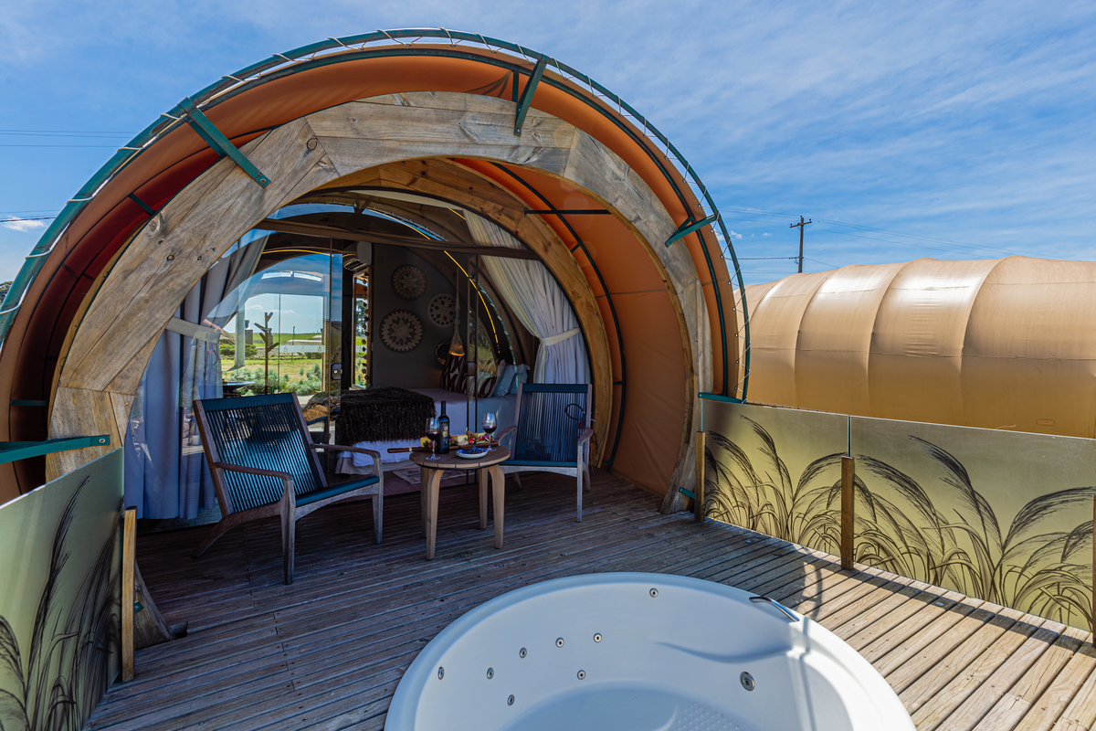 Um vinho na sacada do casulo  no Parador Cambará do Sul 