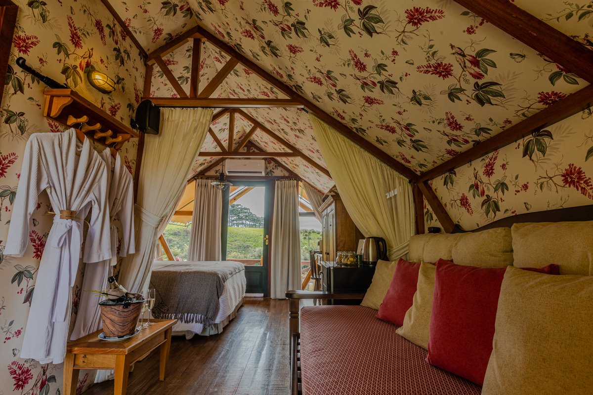 Barraca de luxo  no Parador Cambará do Sul e um roupão. 