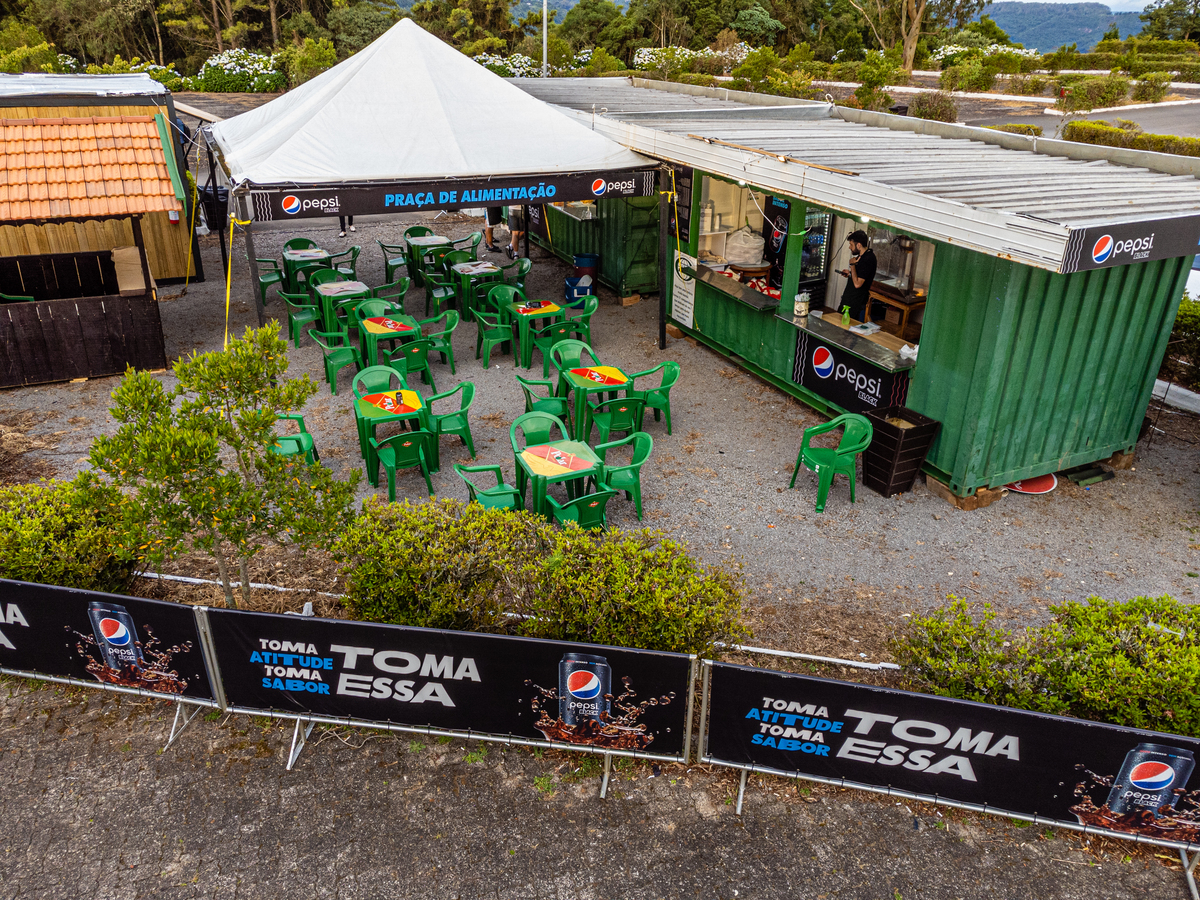 Praça de Alimentação da Pepsi no Serra Park em Gramado. 