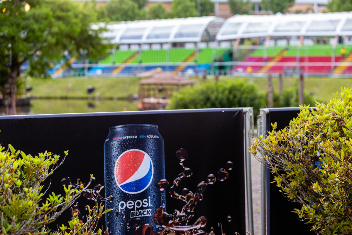 Propaganda da Pepsi Black em Gramado. 
