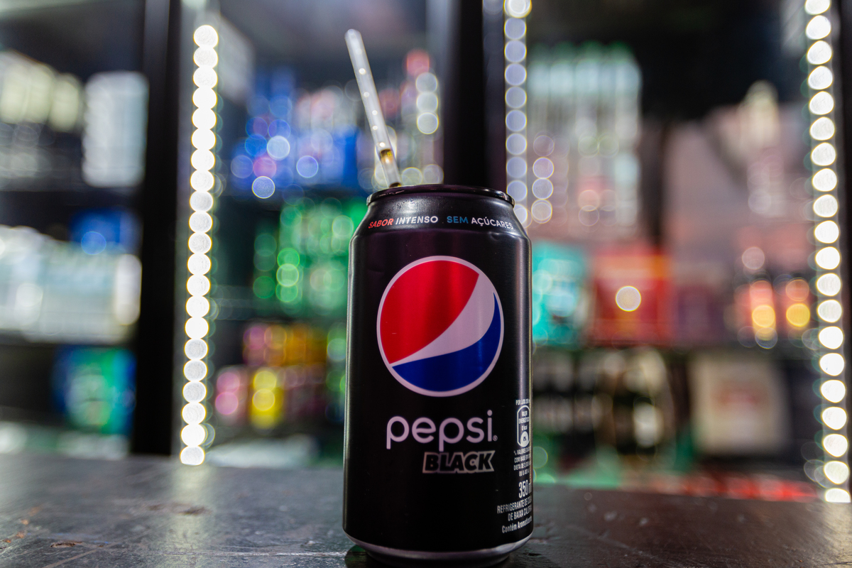 Pepsi Black direto da geladeira em Gramado. 