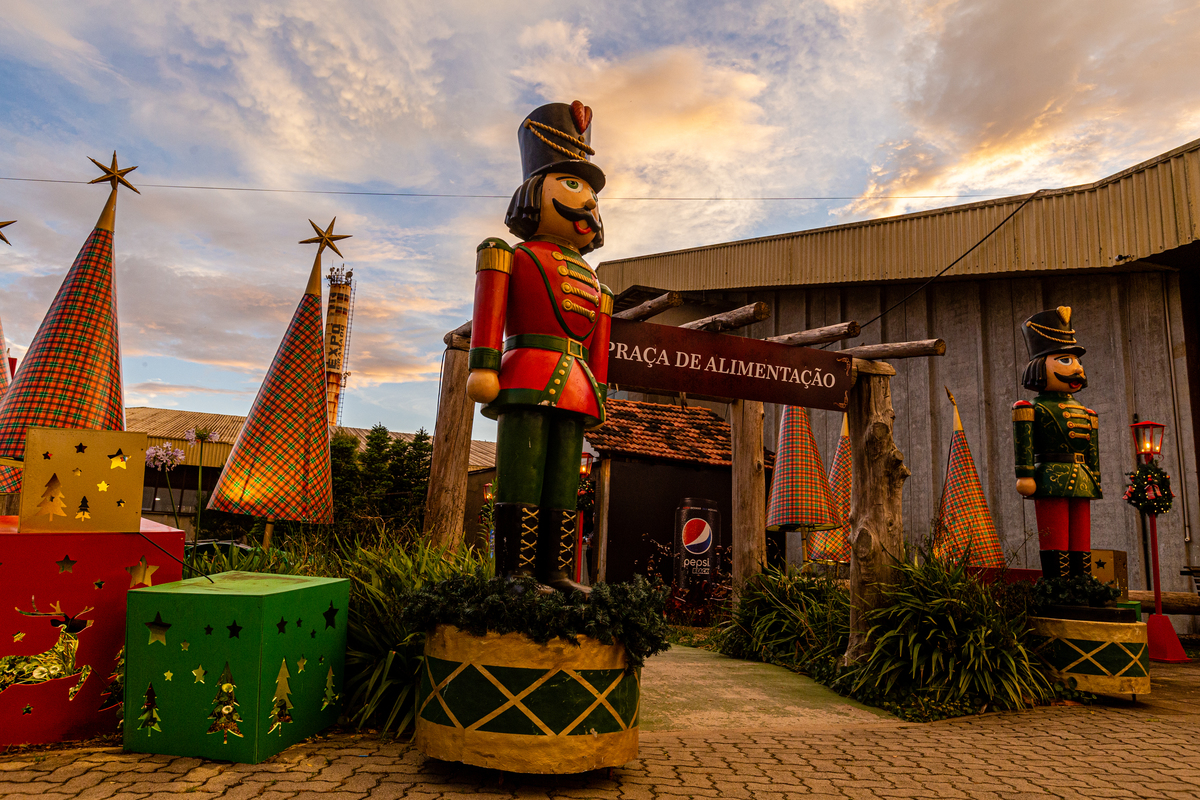 Praça de Alimentacao da Pepsi na na Expogramado