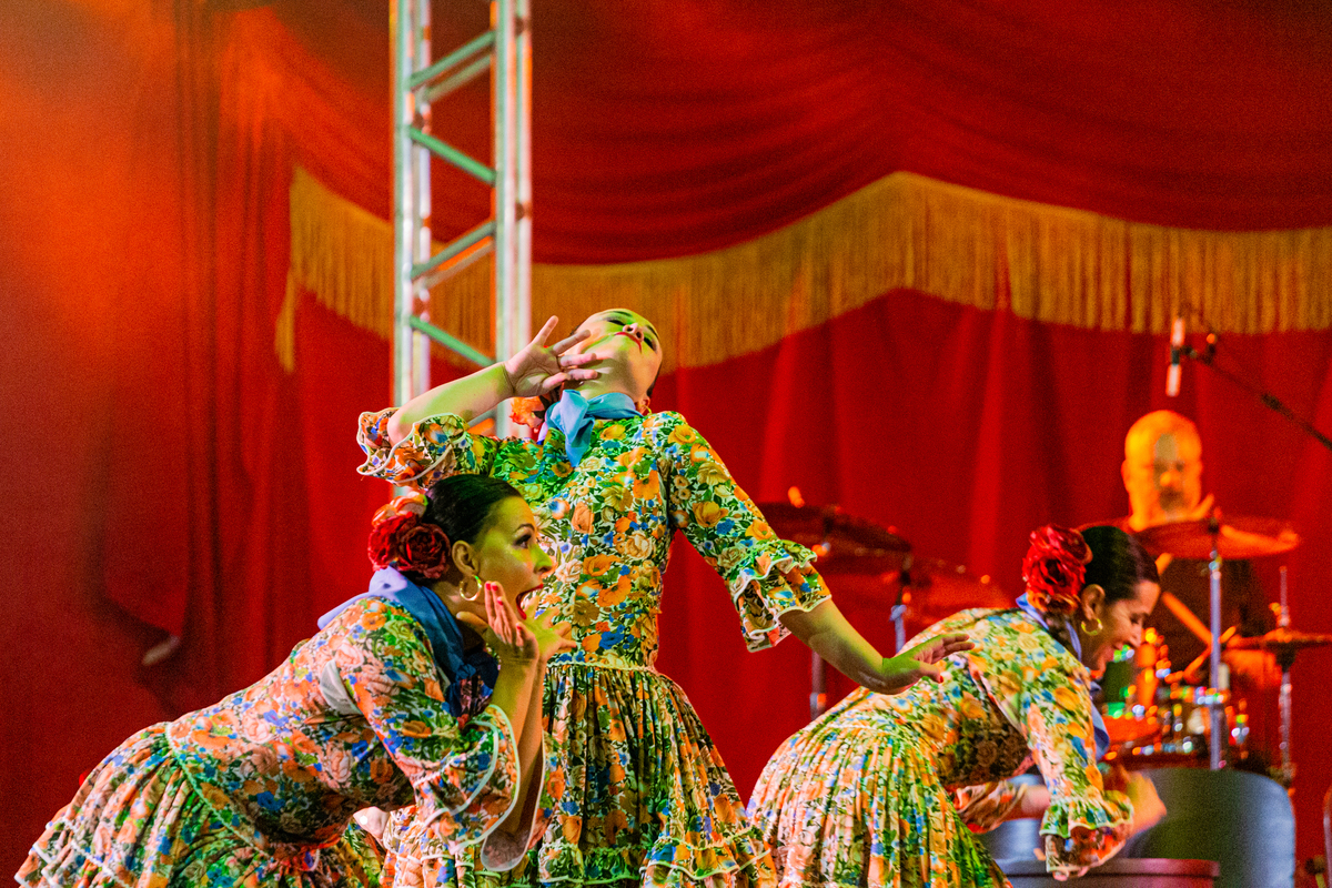 Momento de alegria no espetáculo do Bailado Gaúcho