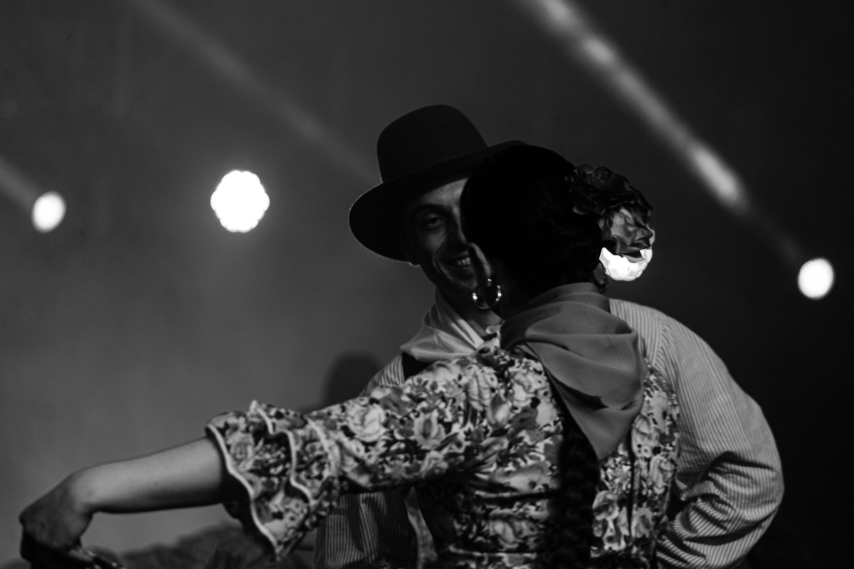 Fotos da dança folclórica do Bailado Gaúcho em preto e branco Eduardo Brancalion IIIIIII