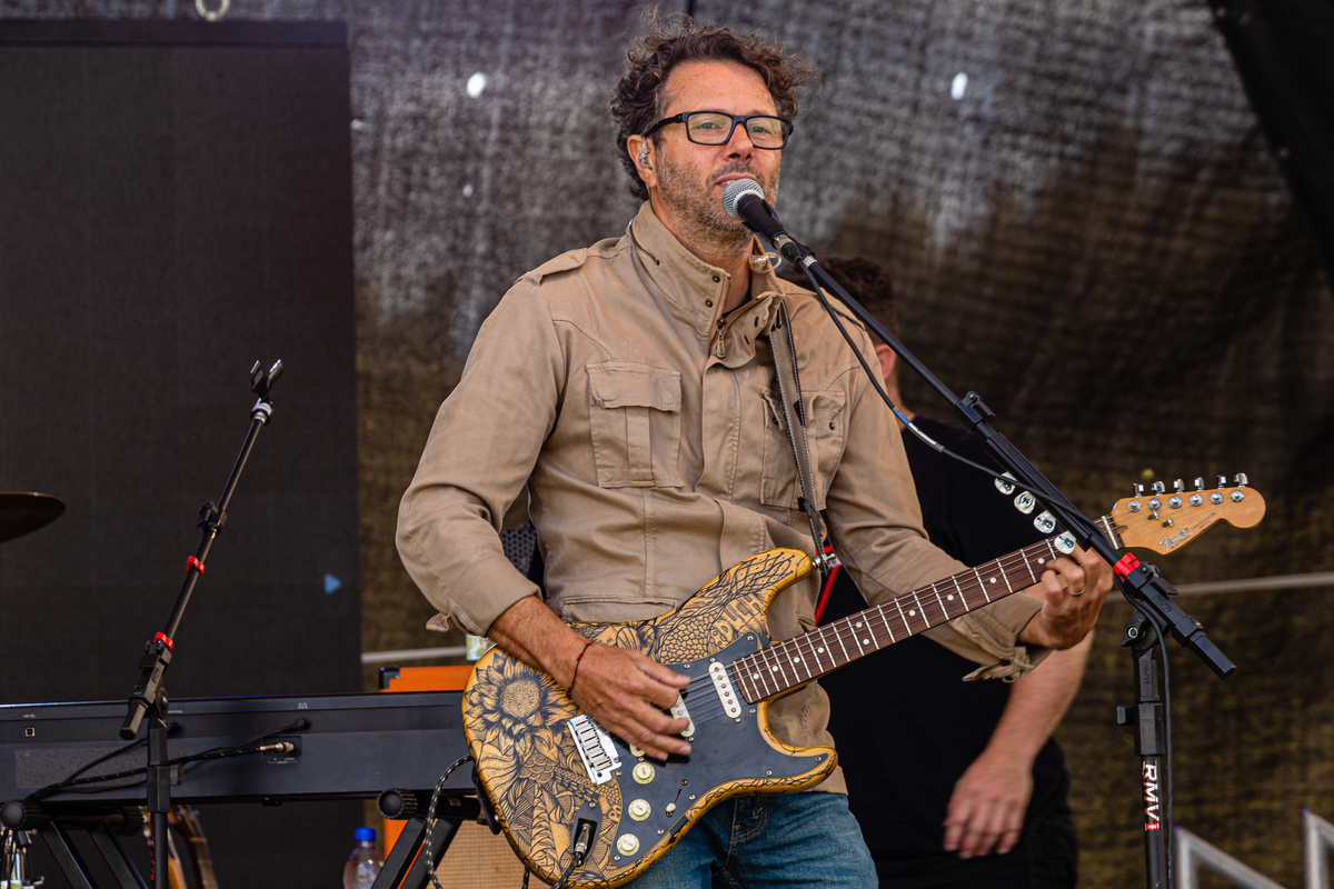 Fotografias do Show do Duca Leindecker para a celebração de um ano de vida do  Mátria parque de Flores.
