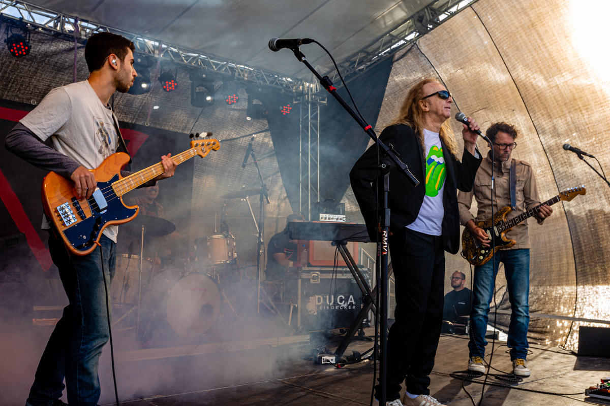 Fotos do Show do Duca Leindecker e do Alemão Ronaldo em celebração a um ano de Vida Do Matria, parque de Flores. 
