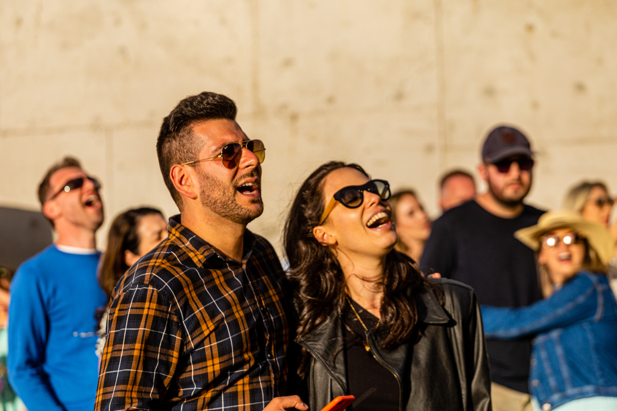 Fotos do publico  no Show do Duca Leindecker e do Alemão Ronaldo em celebração a um ano de Vida Do Matria, parque de Flores. 