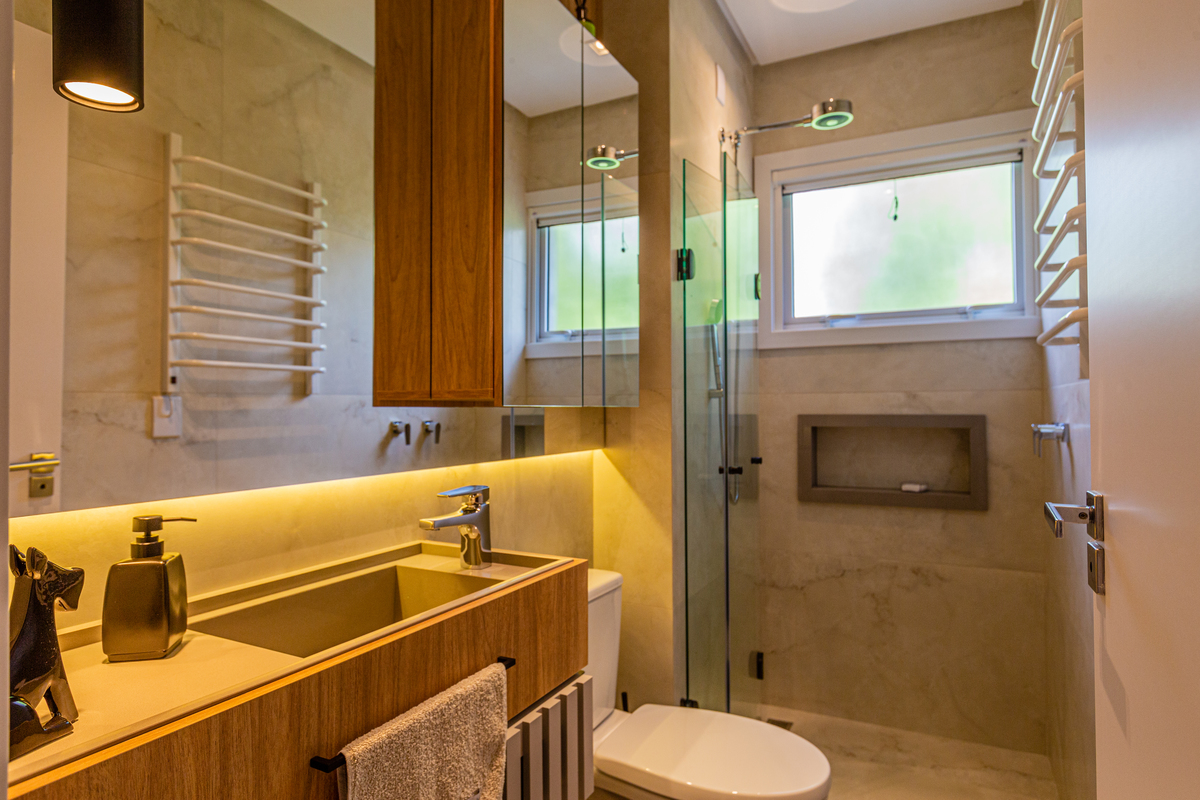 Fotografia profissional para Imobiliárias Gramado. Banheiro dos visitas. 
