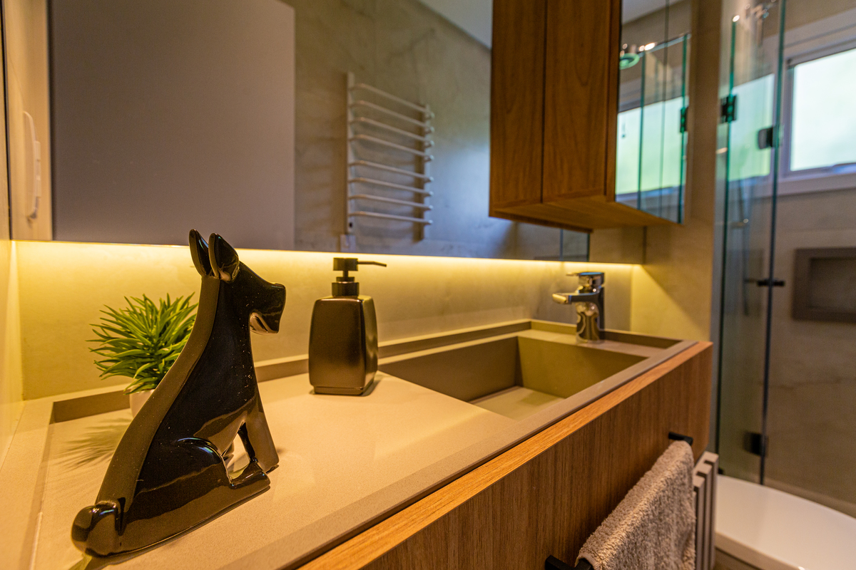 Fotografia profissional para Imobiliárias Gramado . Estatua no banheiro. 
