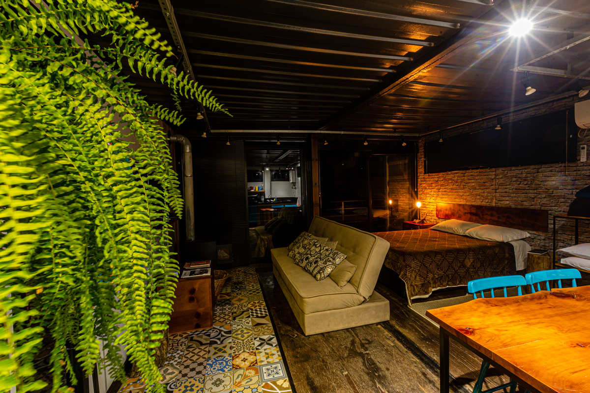 Hospedagem em Cambara do Sul. Cambara Containers. Foto noturna. 