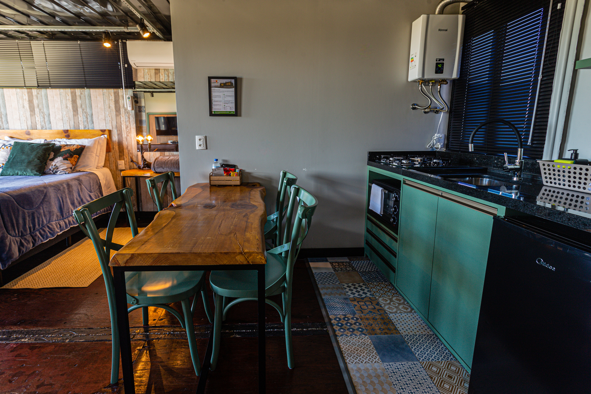 Hospedagem em Cambara do Sul. Cambara Containers. cozinha do green container. 